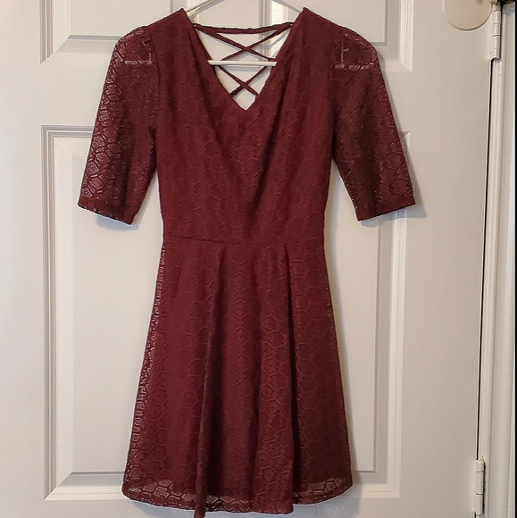 Junior's Dress - Picture 1 of 4